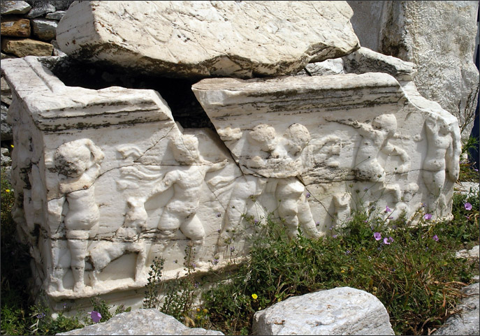 Roman sarcophagus at Panaghia sto Dokari