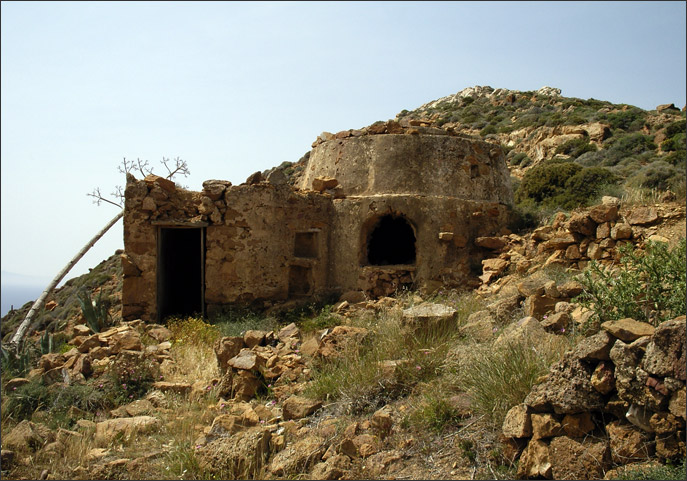 Anaphiot katoikia with baking oven